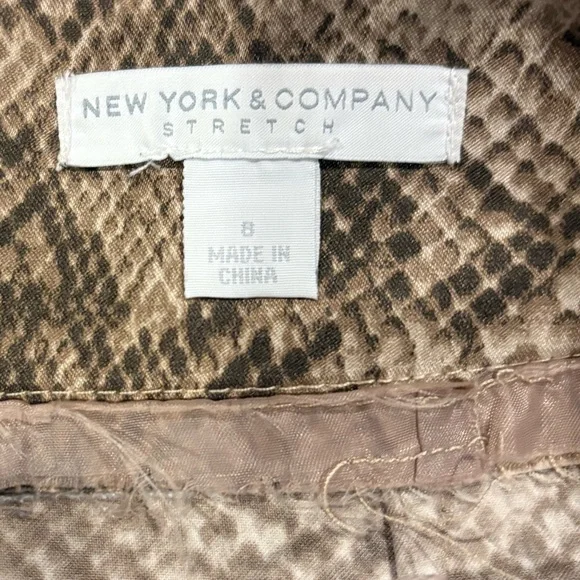 New York & Company Snake Print Pencil Skirt, size 8 - Picture 6 of 8